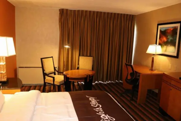 Bradley Inn 10