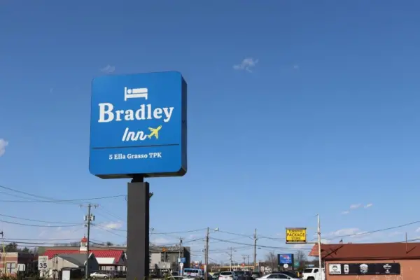 Bradley Inn 8